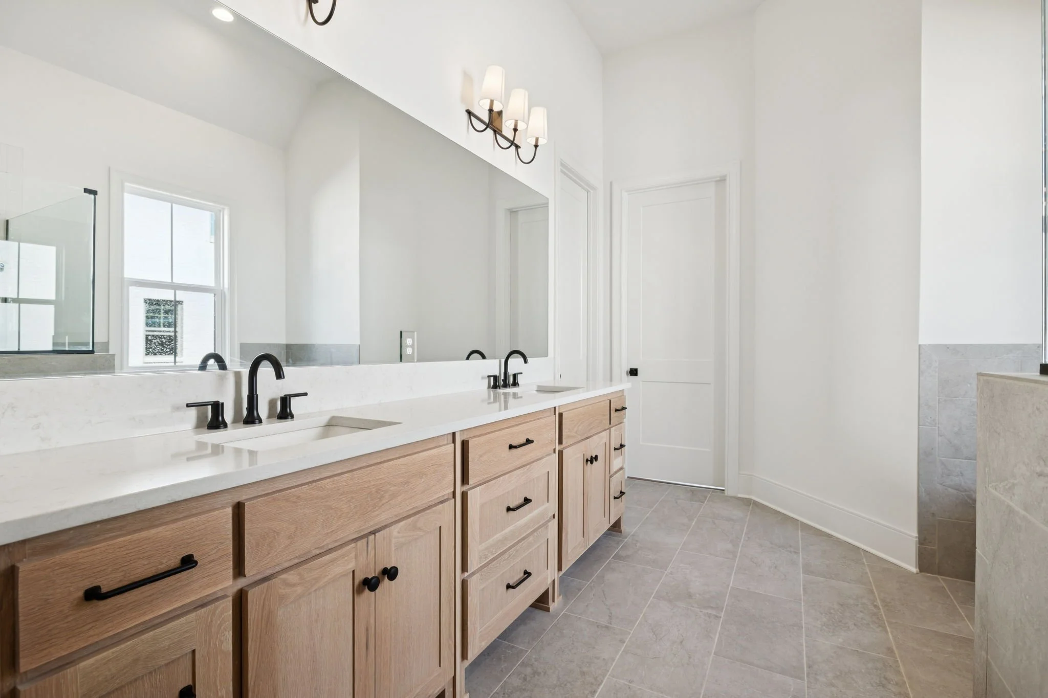 33-web-or-mls-213 Bellsford Rd - 038.jpg