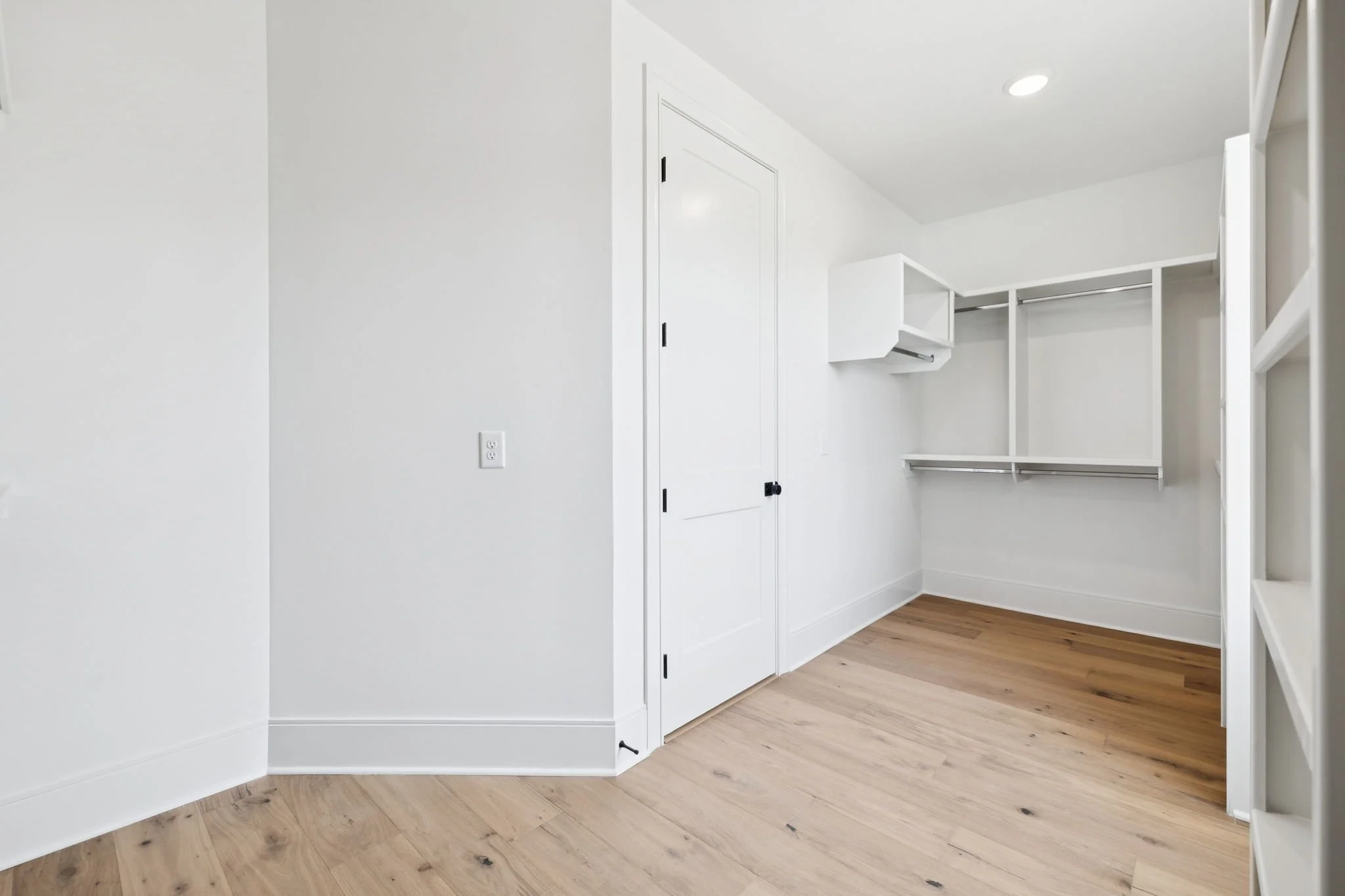 37-web-or-mls-213 Bellsford Rd - 042.jpg