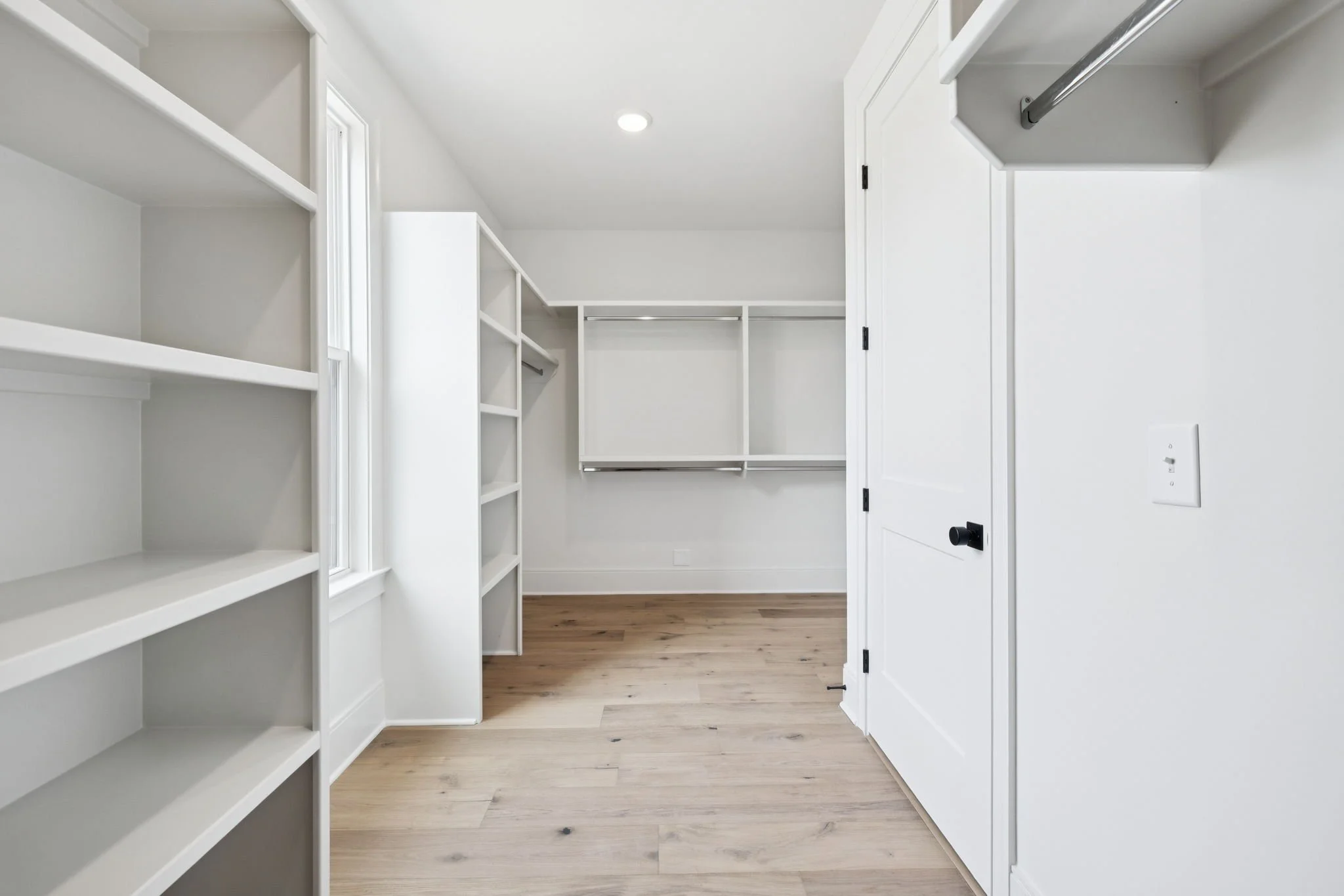 38-web-or-mls-213 Bellsford Rd - 043.jpg