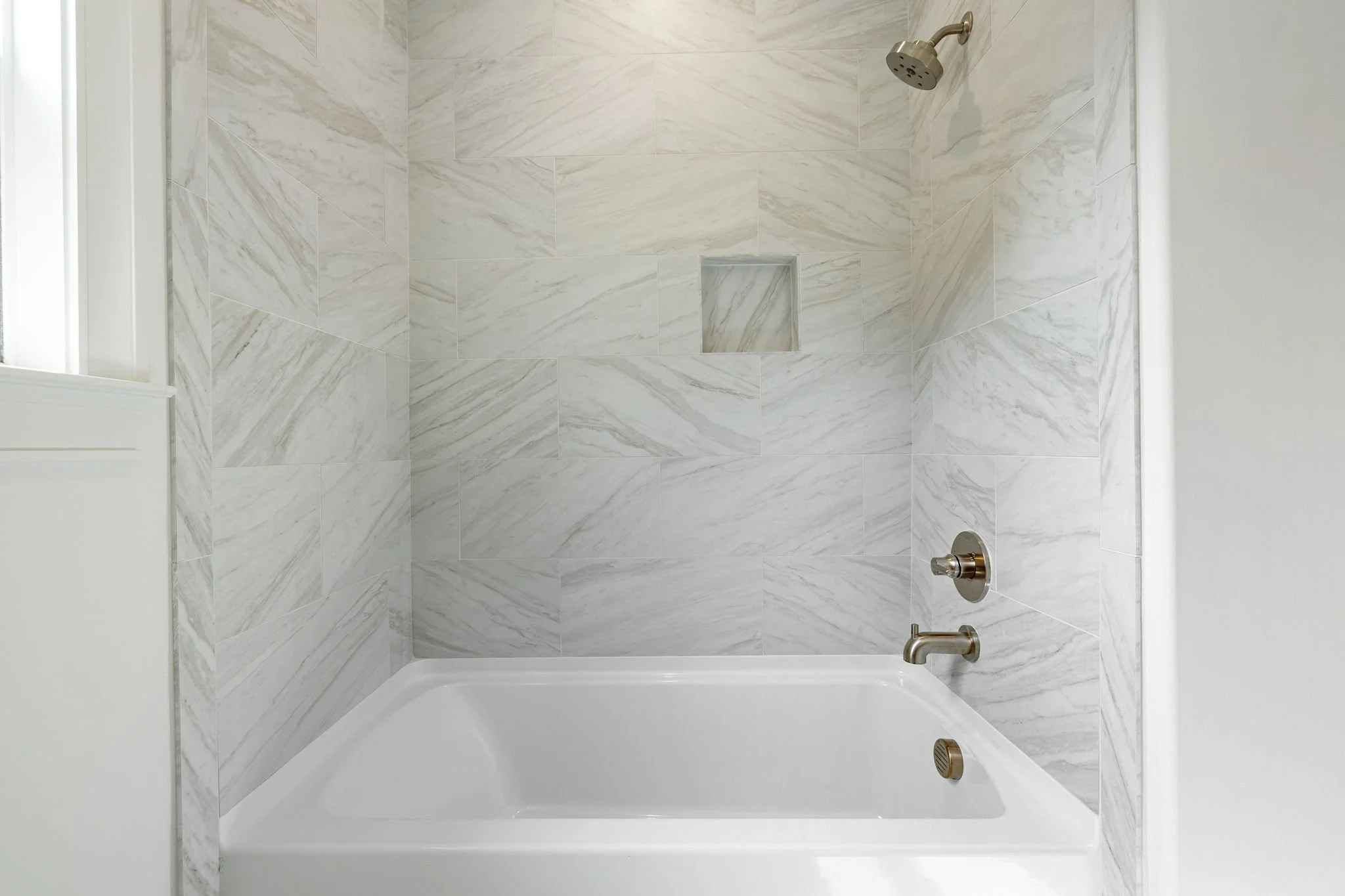 40-web-or-mls-213 Bellsford Rd - 045.jpg