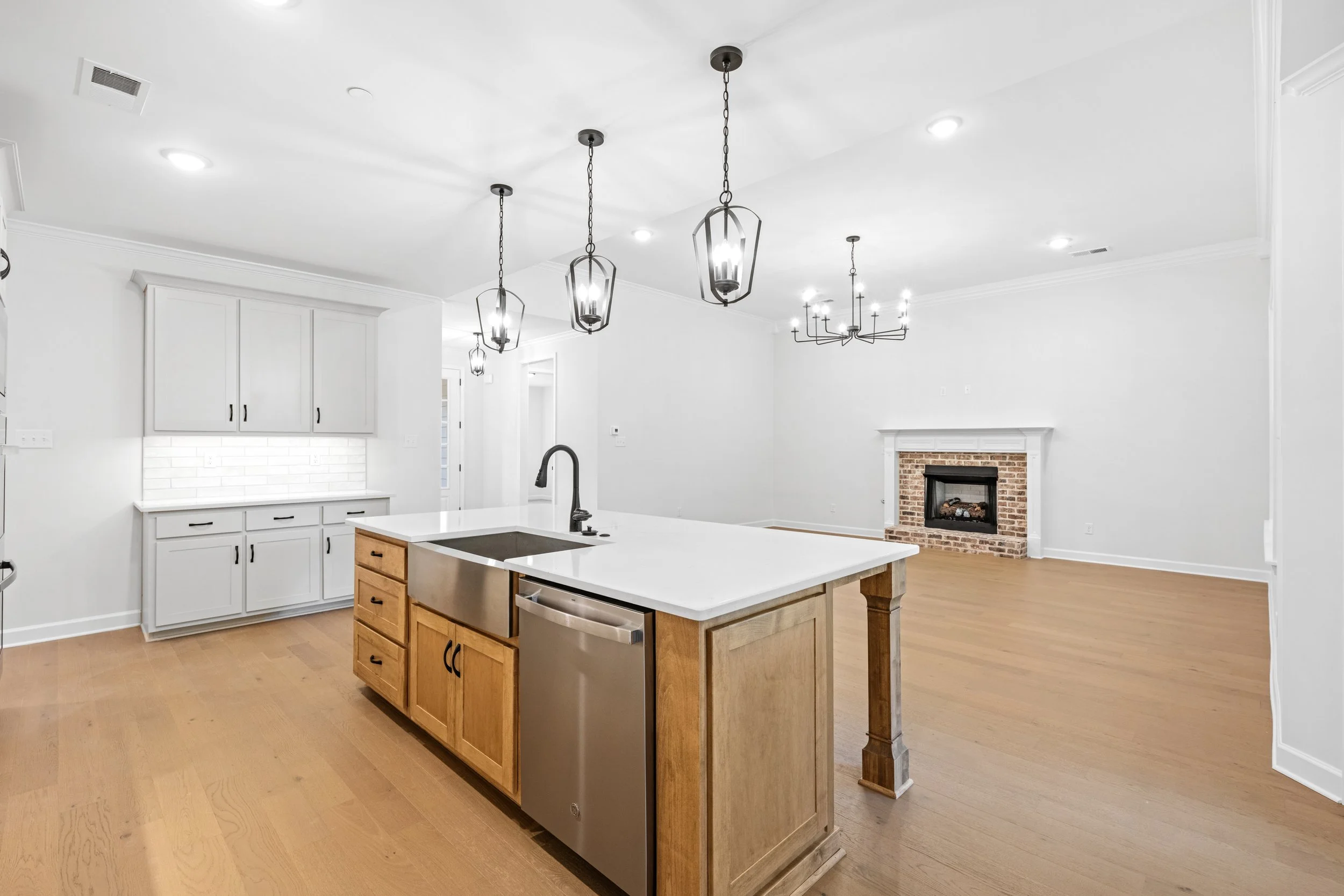 210 Drake-18.jpg