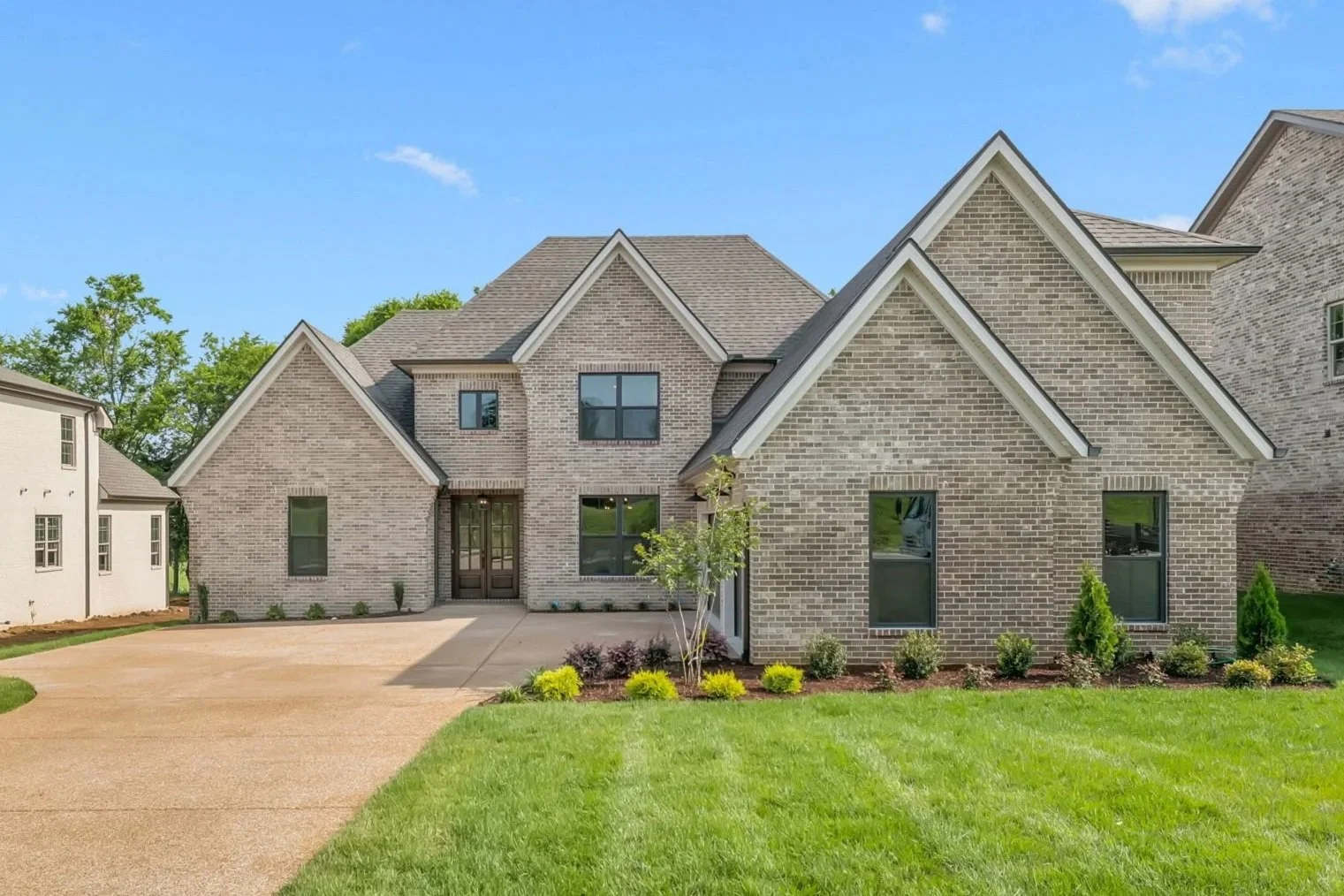 2-web-or-mls-213 Bellsford Rd - 002.jpg