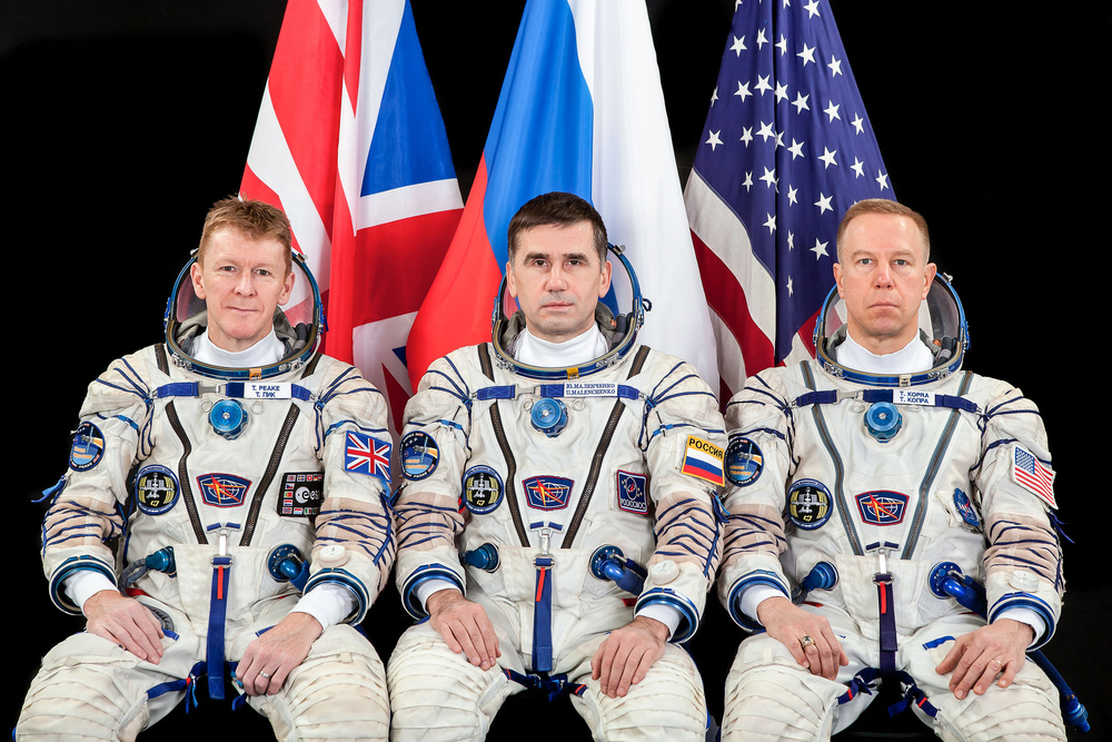 Official Soyuz TMA-19M crew photo