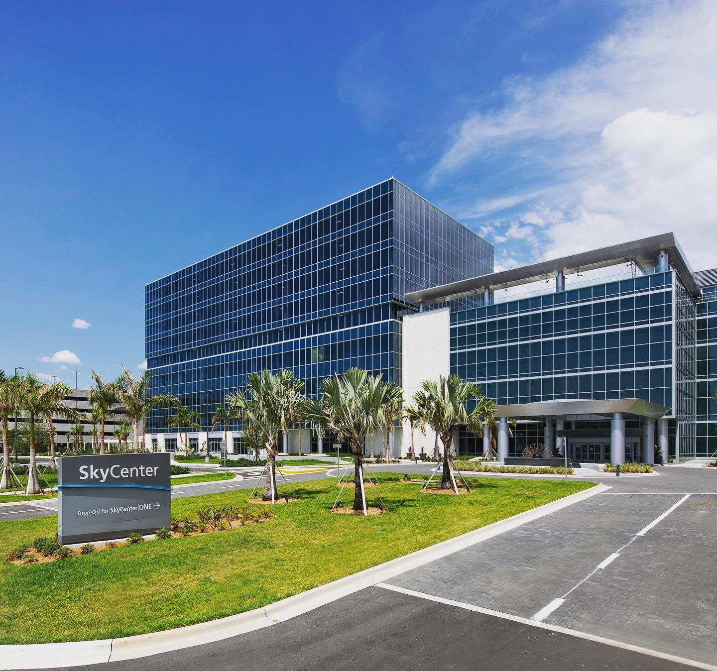 Tampa International Airport is going green! Check out all the latest updates with a special tour guided by USGBC on Friday, April 21st . This walking tour features the LEED Platinum SkyCenter One office with the airport&rsquo;s new Sustainability and
