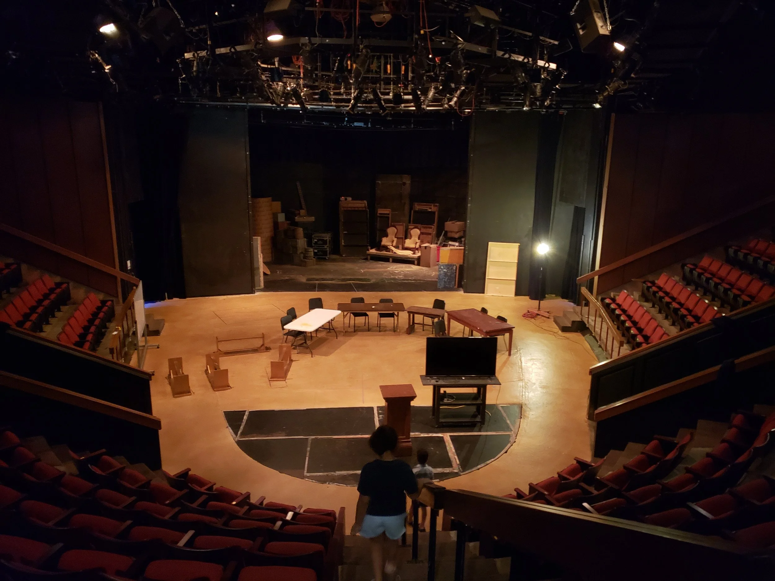 almost arena-style Buck theater by Nils Schweitzer.jpg