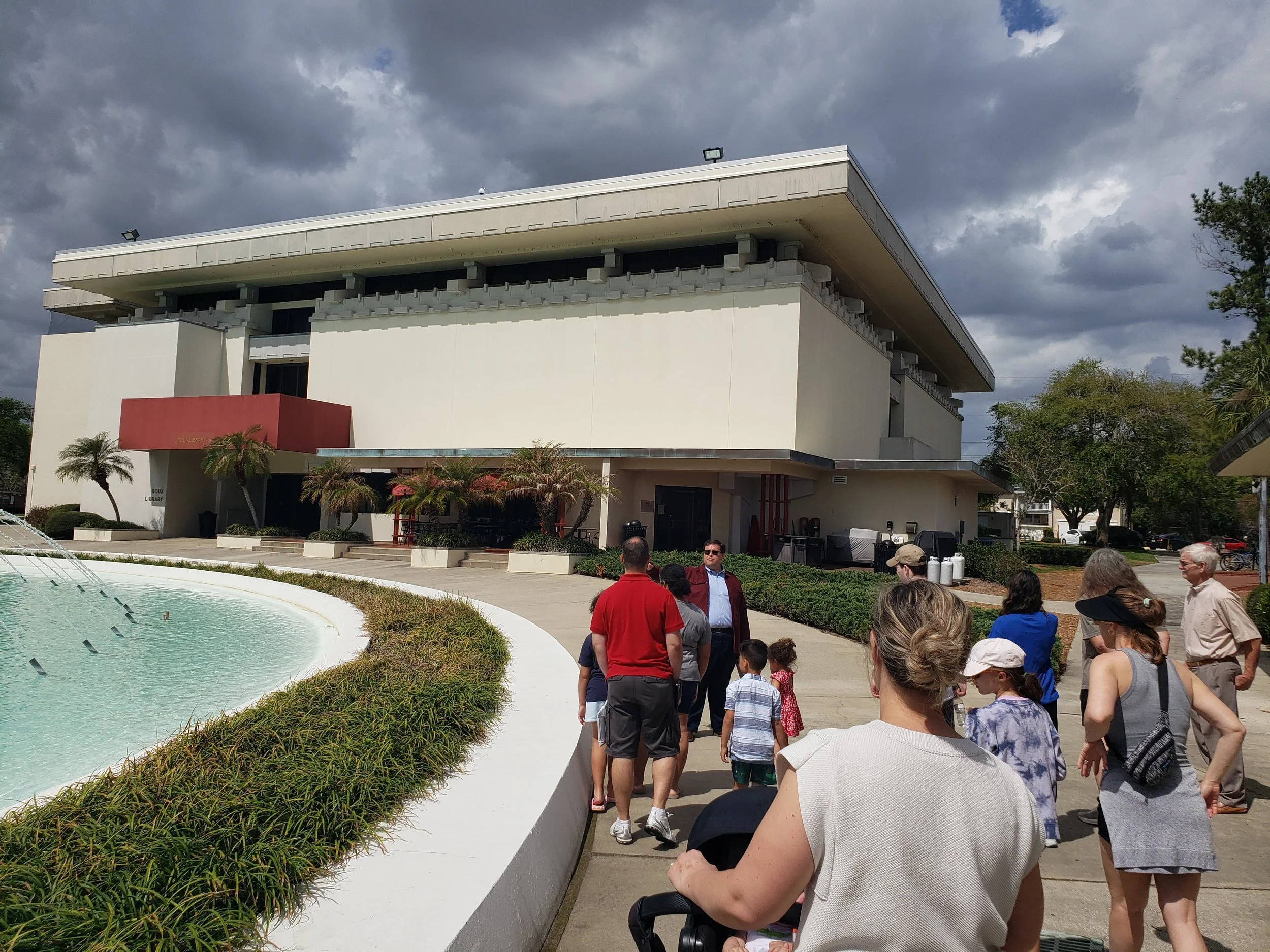 tour group in front of dome & library.jpg