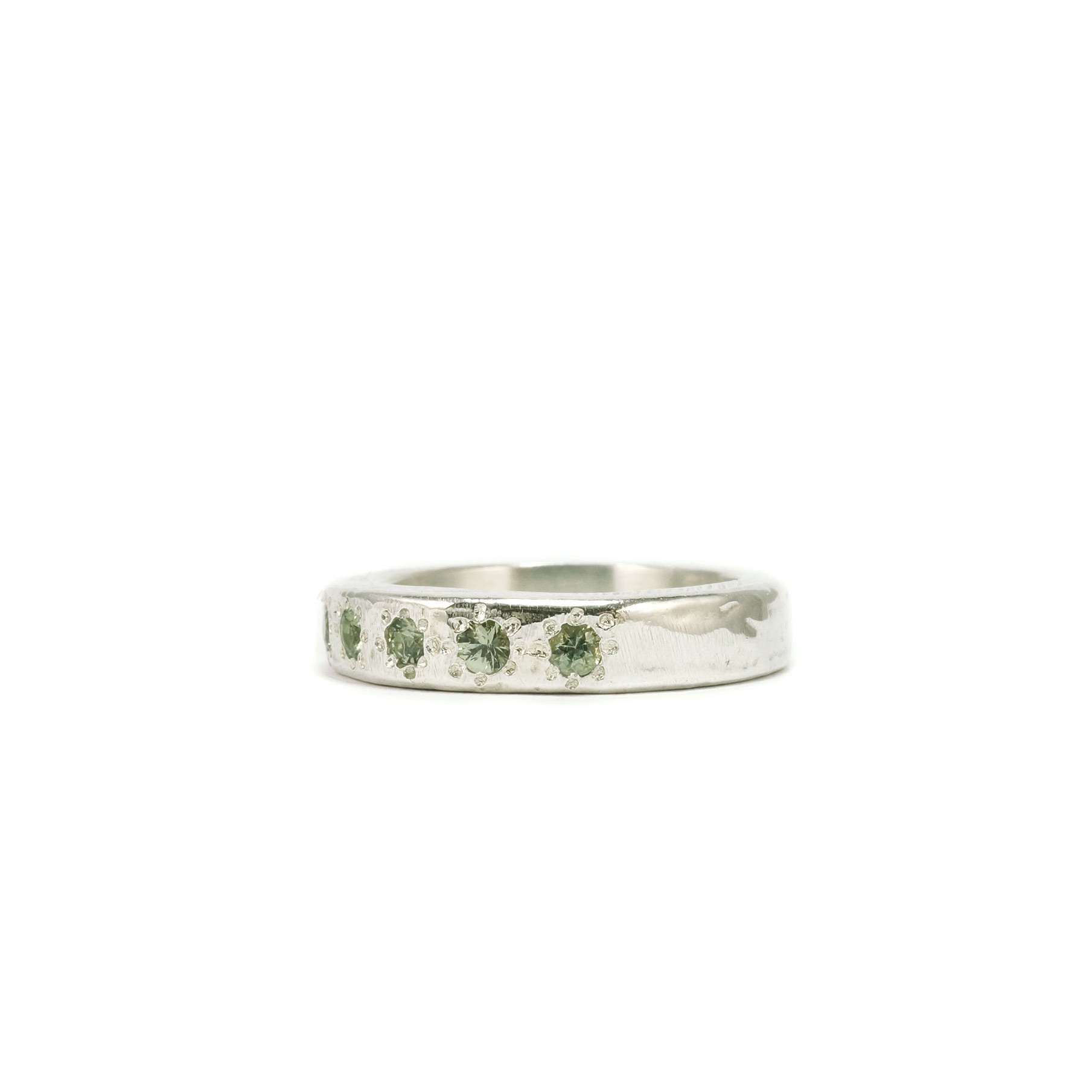 Aerus-Ring-Gold-Green-Sapphire-side.jpg