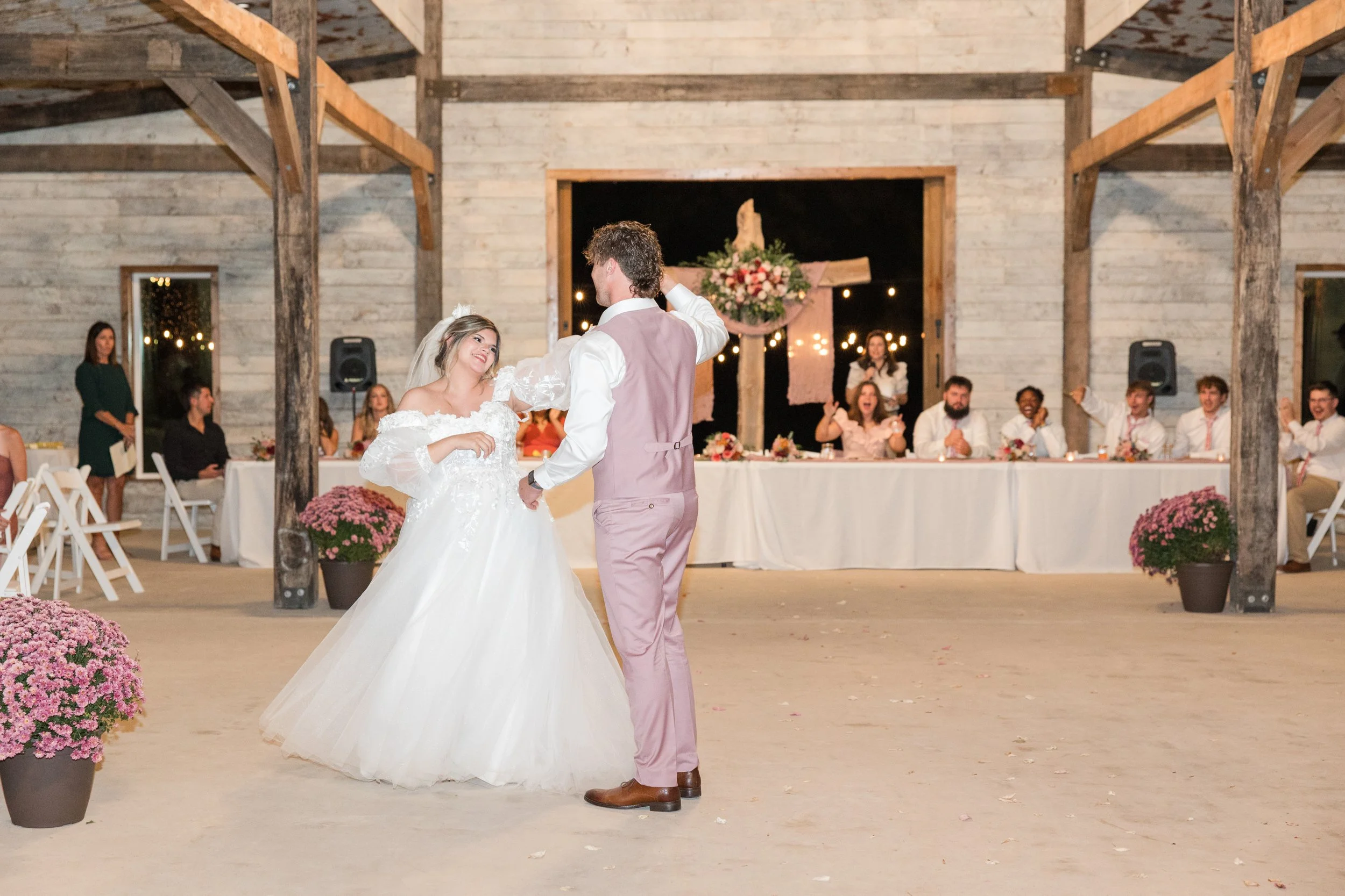 Hot Springs Arkansas outdoor wedding photography by Hannah Capps