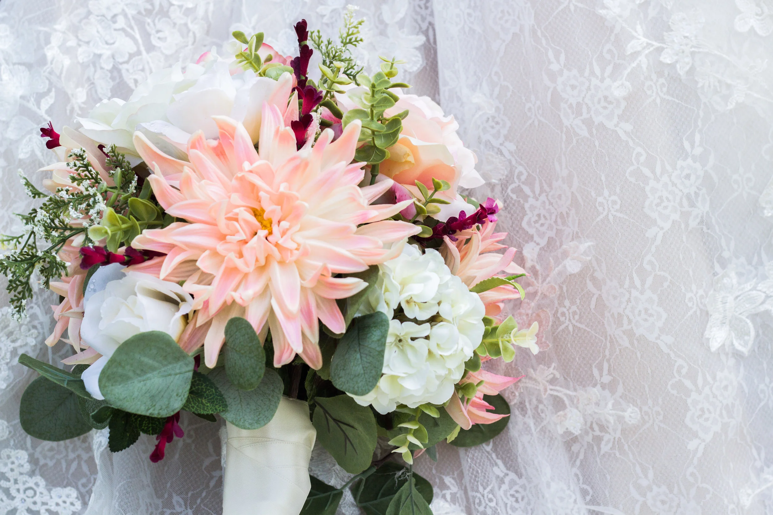 Arkansas+Royal+Ridge+Barn+Southern+Wedding+Flowers
