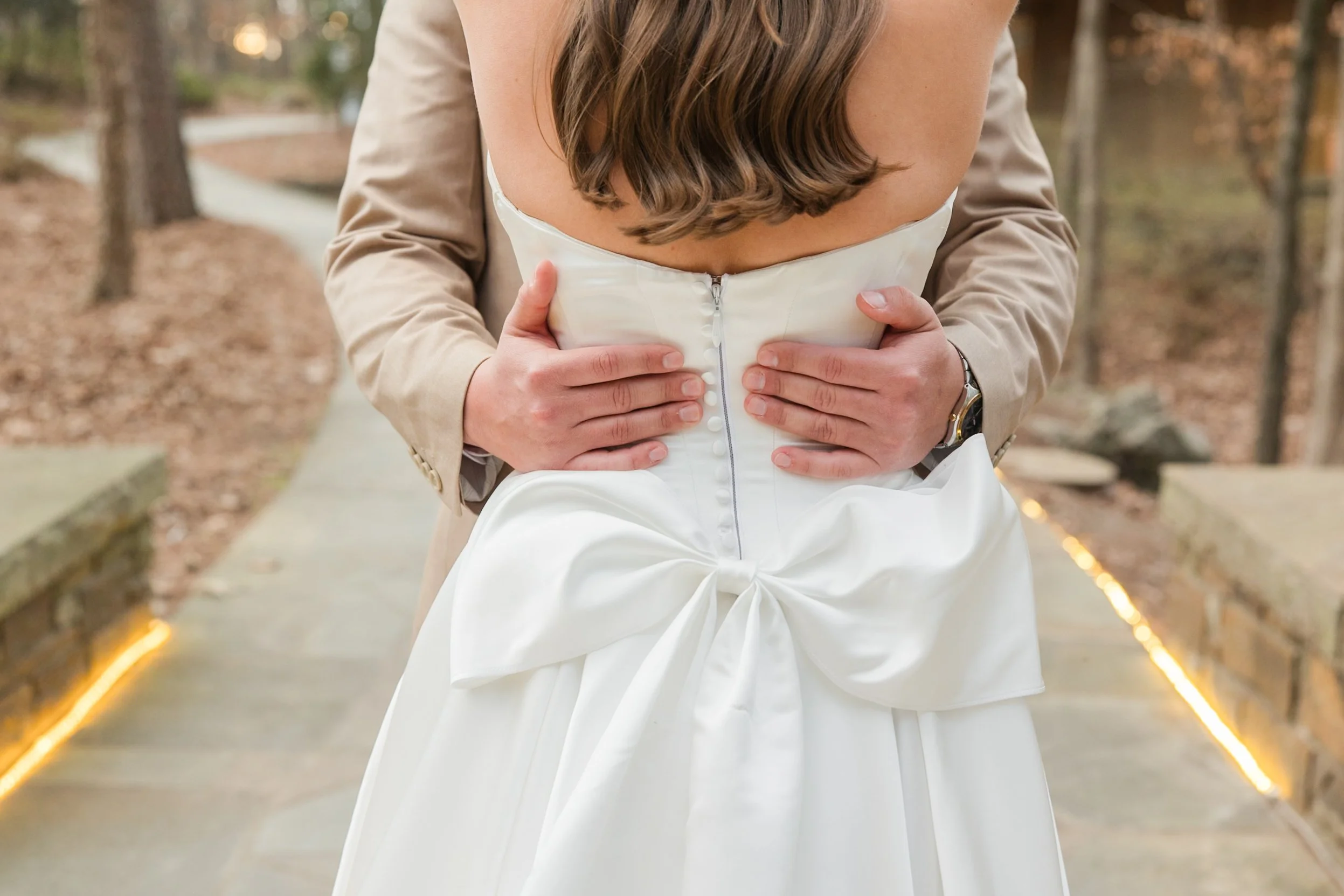 How to Look Natural + Relaxed in Your Wedding Photos | Hot Springs AR Wedding Photographer