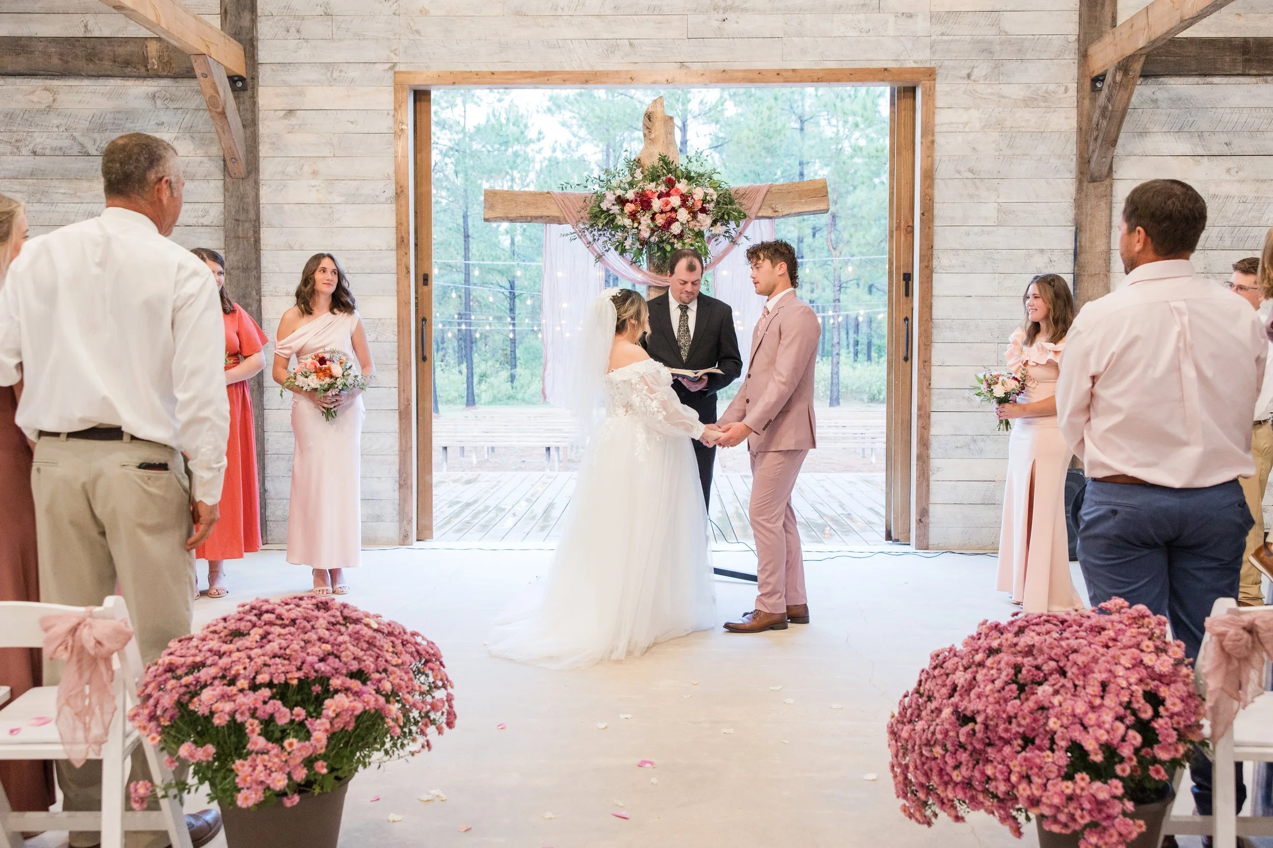 Autumn and Eli wedding portraits by Hannah Capps, Arkansas photographer