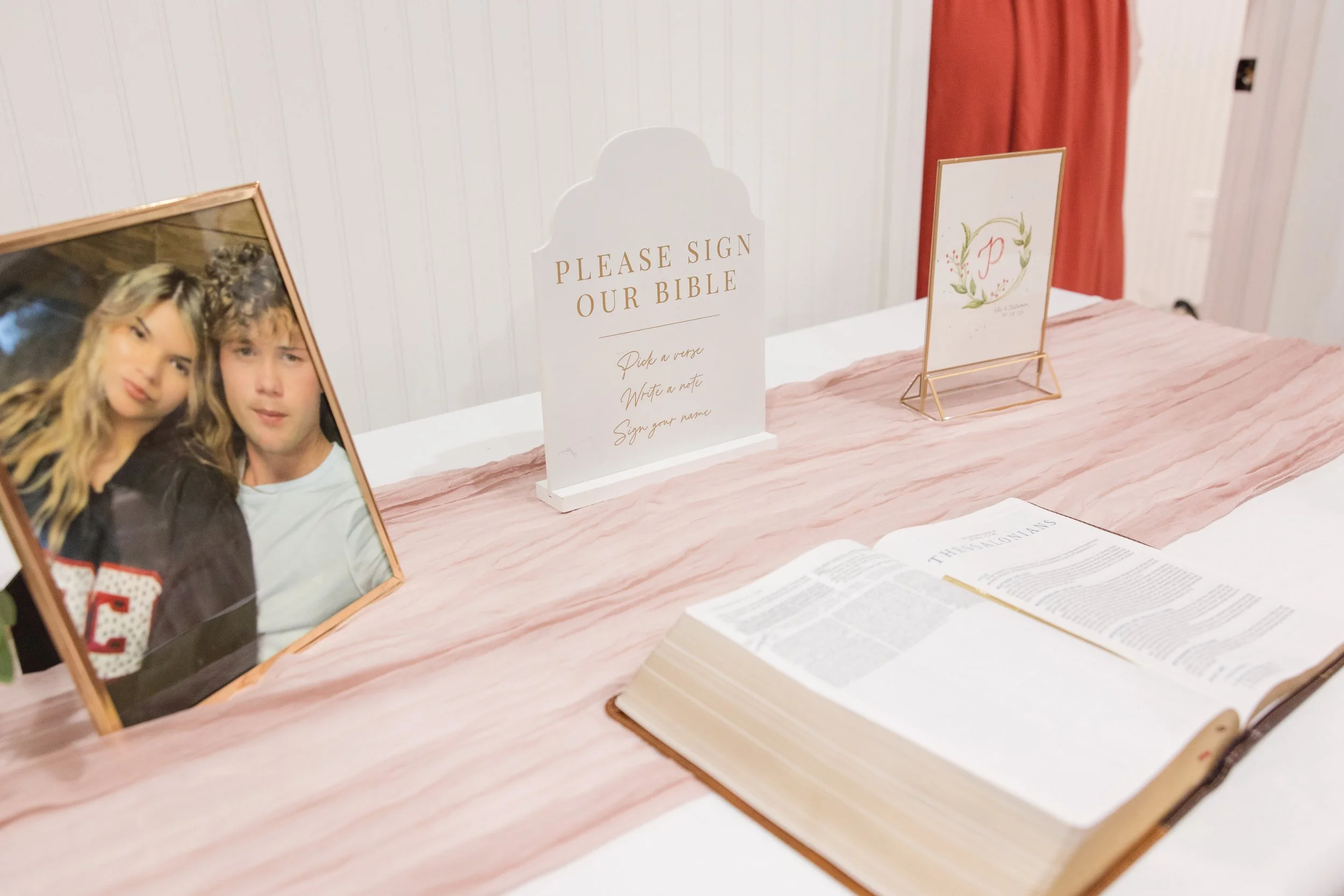 Autumn and Eli romantic wedding photos by Hannah Capps Photography