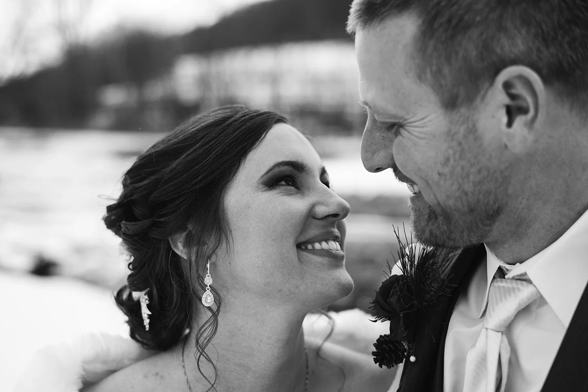 winter-wisconsin-wedding-westby-alyssa-smolen-photography (17).jpg