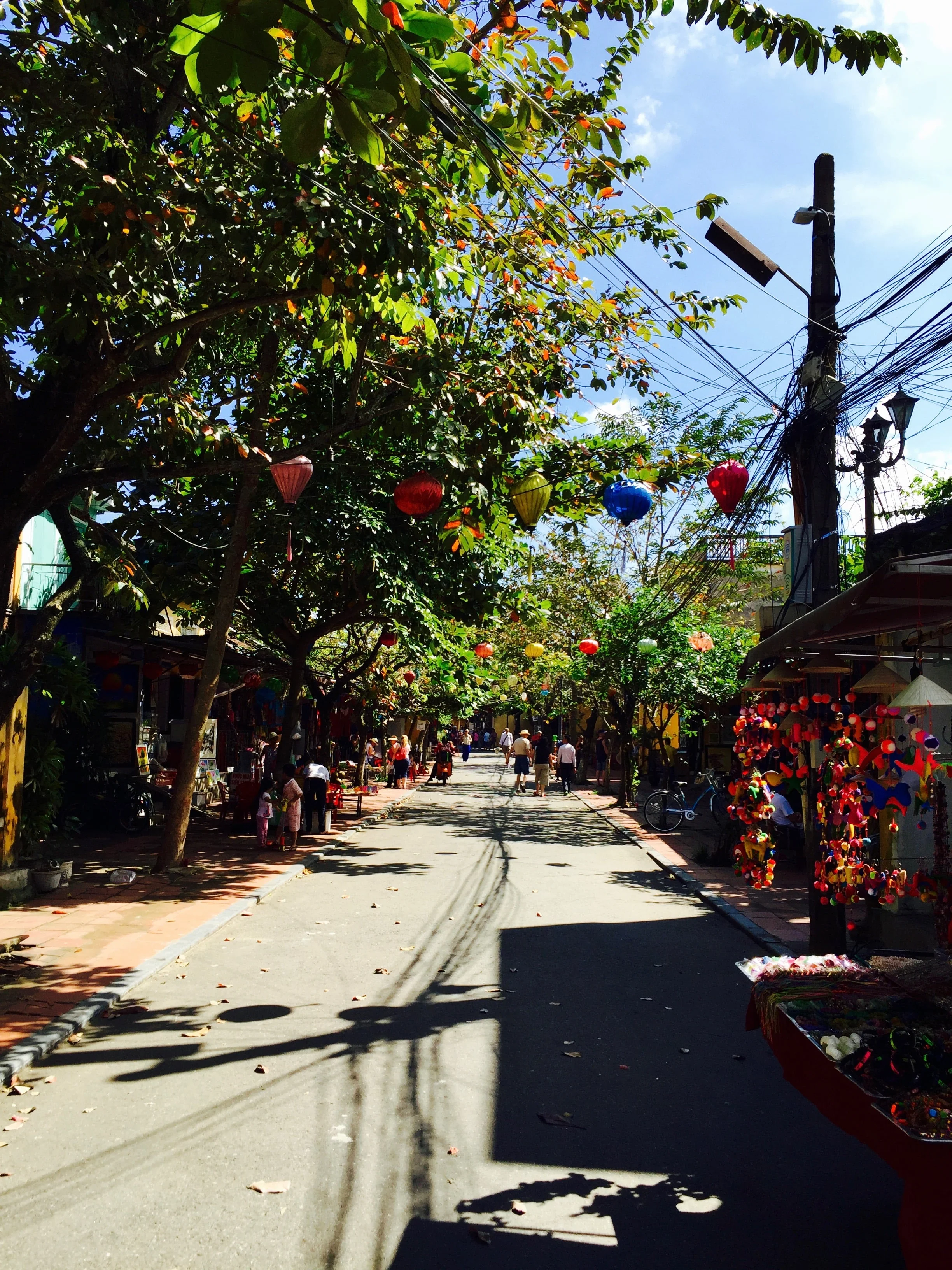 Colorful lanterns everywhere! 