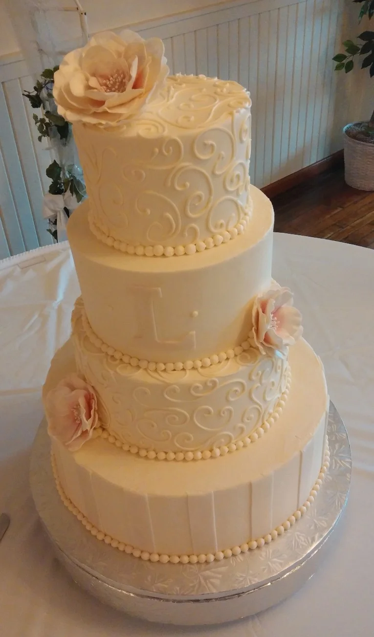 WEB WEDDING CAKE 1030151619a.jpg