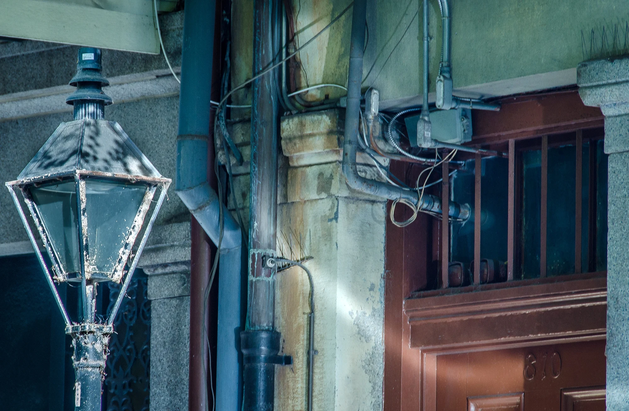NOLA_Lamp Post & Wires-297.jpg