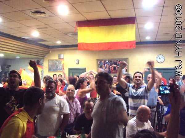 spain valverde wear Spanish footbal colours everybodys cheer
