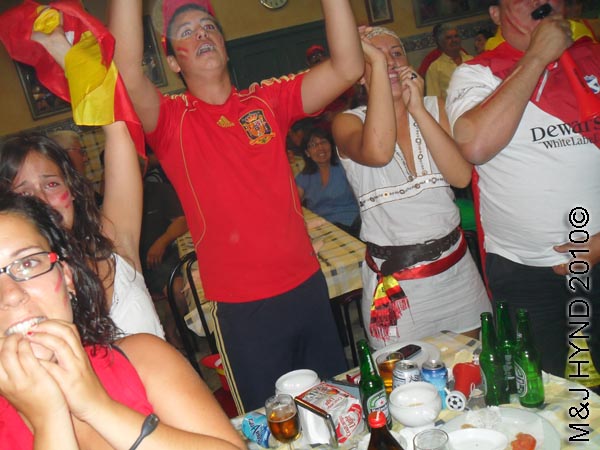 spain valverde wear Spanish footbal colours everybodys cheer on their feet