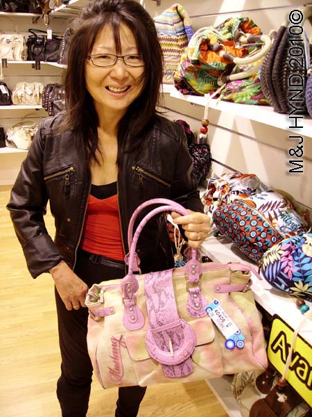 spain Elche Salvador Artesano outlet shoe factory shop for handbags