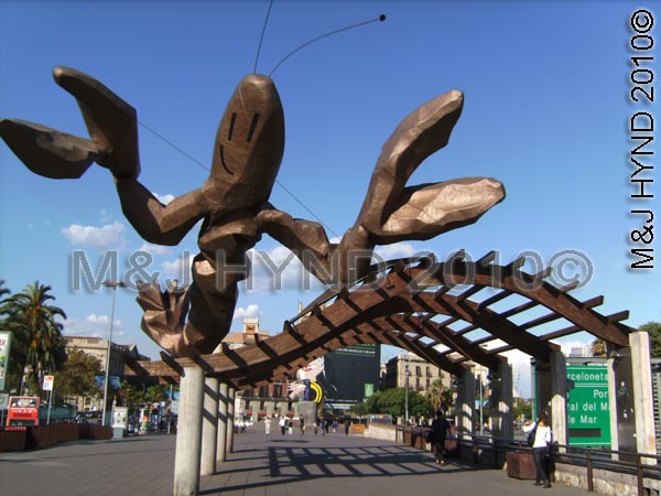barcelona las ramblas: Spain Catalonia Barcelona Xavier Mariscal Lobster Giant prawn timber Sculpture La Gamba or Gambrinus, pedestrian walkway Ronda Litoral street art
