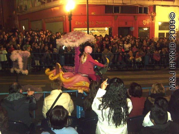 wacky races / parade#2: Spain Alicante Los Reyes Magos Three Kings' Fiesta Spanish Epiphany Christmas season, marching band, holiday parade, Penelope Pitstop on Compact Pussycat
