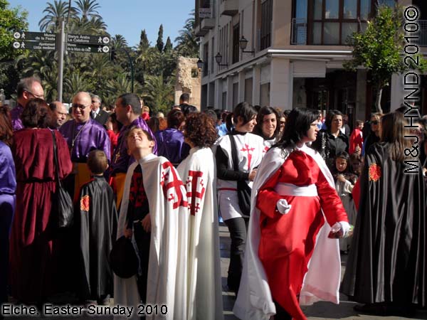  spain elche, Holy Week, get ready Hallelujah Procession of the Brotherhood Easter Sunday, many-coloured long robes capes, Palacio de Altamira 