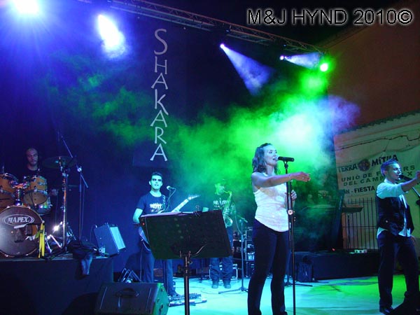 bandstand: spain valverde fiesta La Virgen de Santa Ana, bands on stage