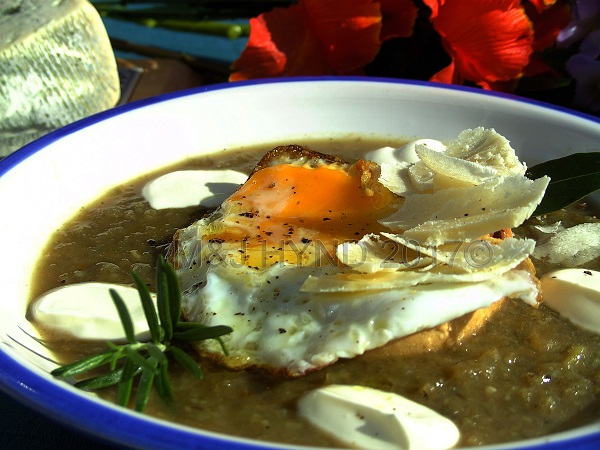 Garlic, Onion and Ginger Soup, Travels with a One-Handed Cook, recipe, Jacqui Hynd