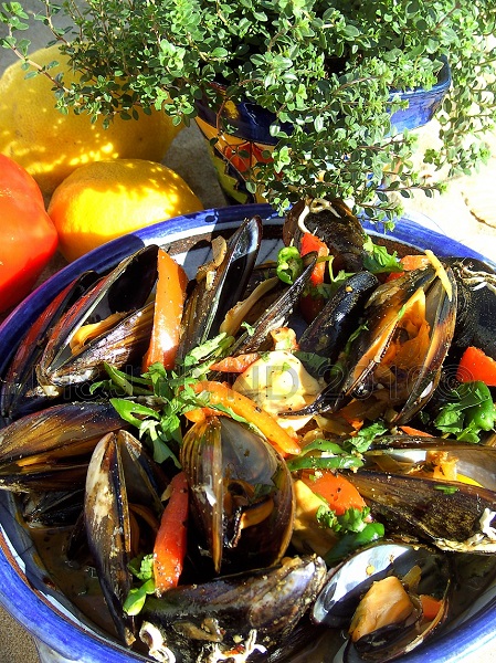 Mussels with Sambal and Harissa, Travels with a One-Handed Cook, recipe, Jacqui Hynd