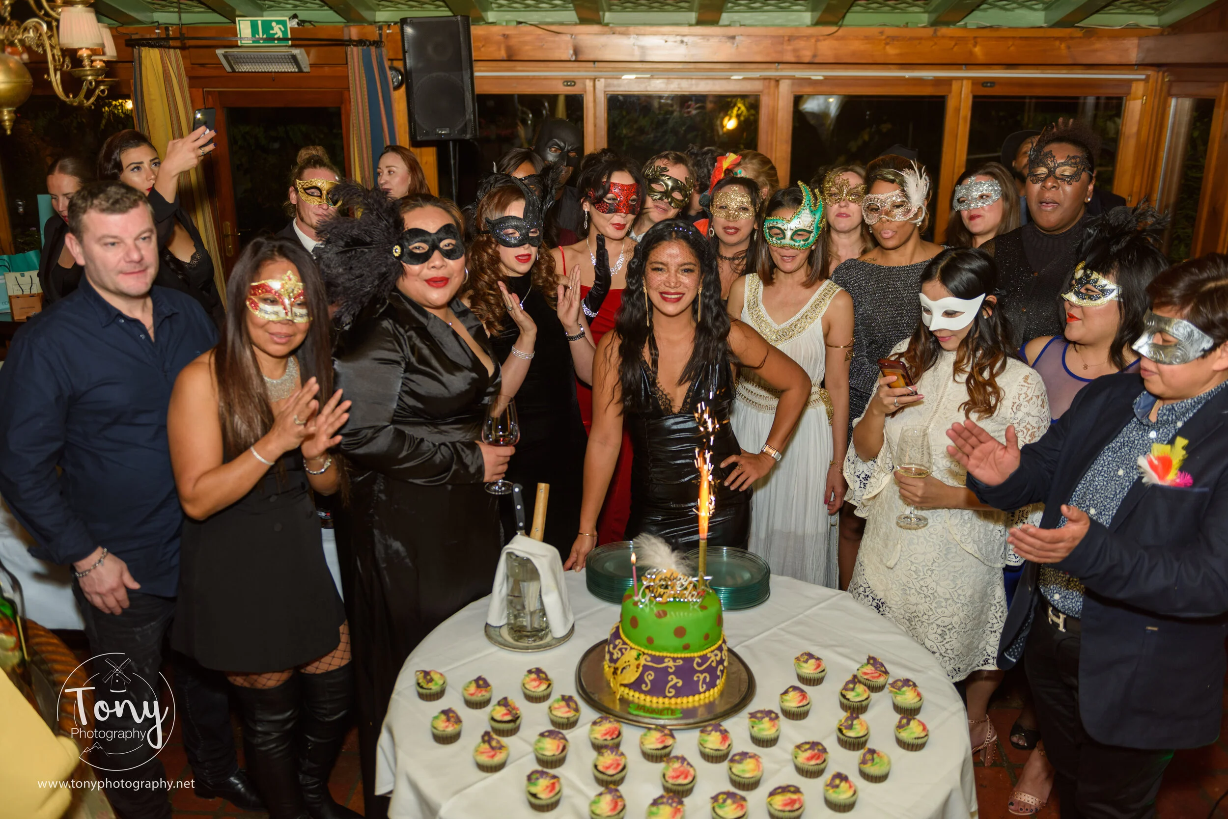 Ball Masque (220 of 275).jpg