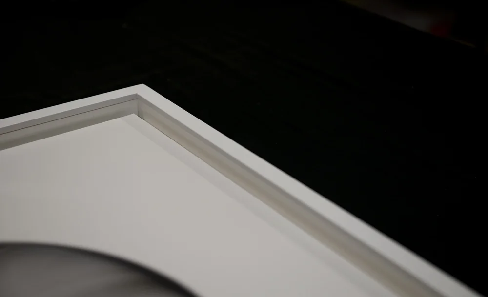 Detail of photographic float mounting