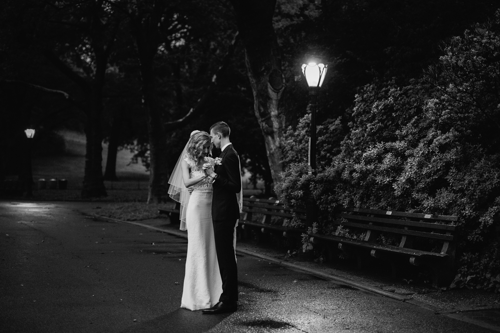 Jory_LoebBoathouse_CentralPark_NewYork_WeddingPhotographer111.jpg