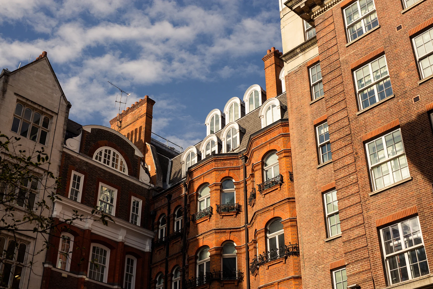 VDB_Mayfair_London_Wedding_Photographer001.jpg