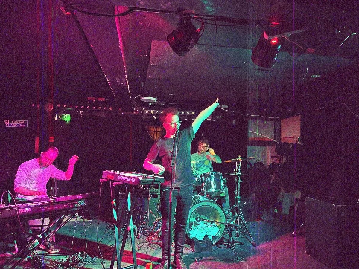👏🏻YES GUYS🕺🏻
What a show! Thanks so much for everyone who came down! And @gotobeatmusic and @sebrightarms for having us 🙌🏻

Be sure to check out @iamjamws and @szoumusicuk They killed it!
 
Happy Xmas team, see you next year for more 🥁 🎹 🎤 ?