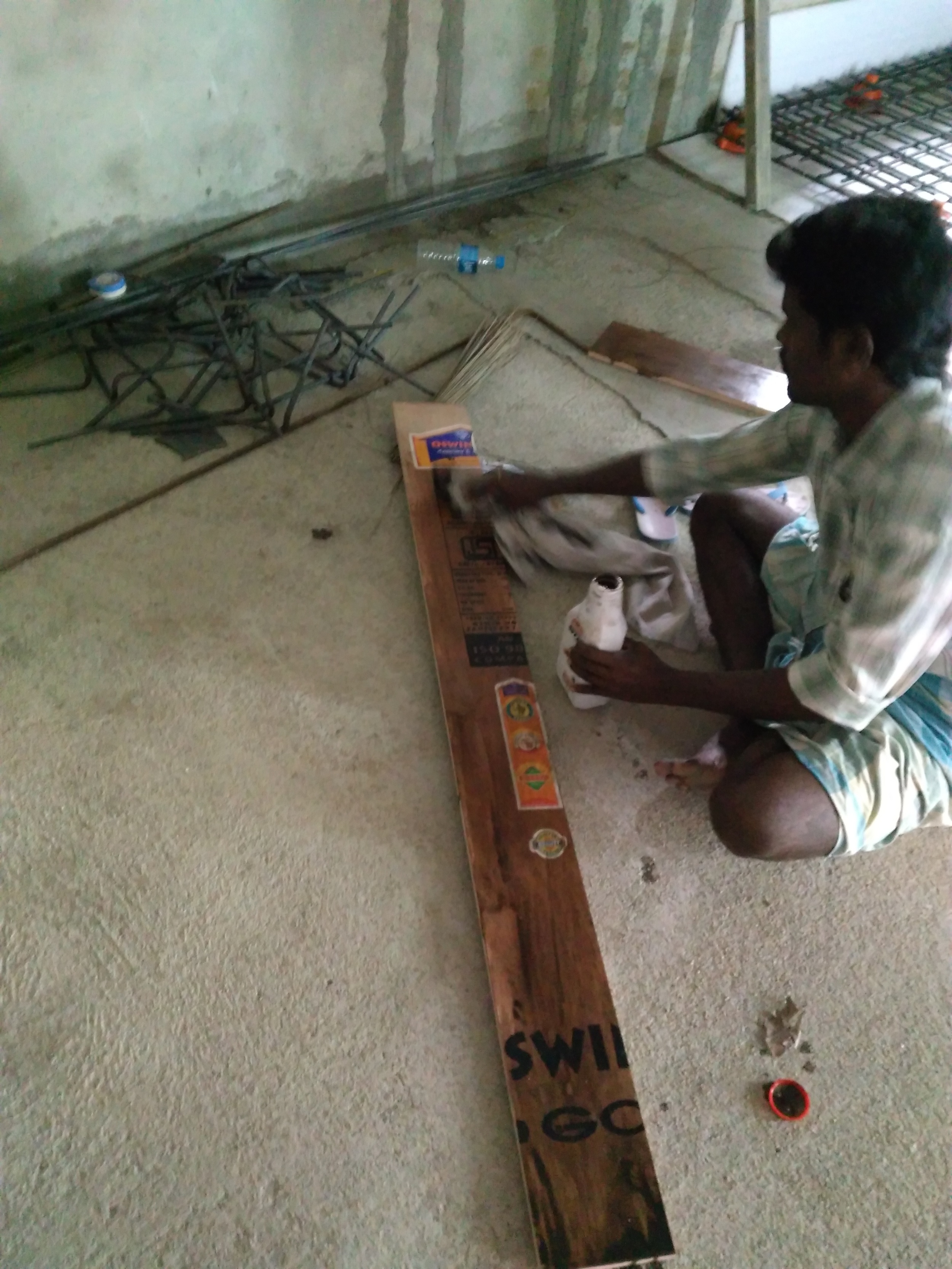 04-Oiling the perimeter boards.jpg