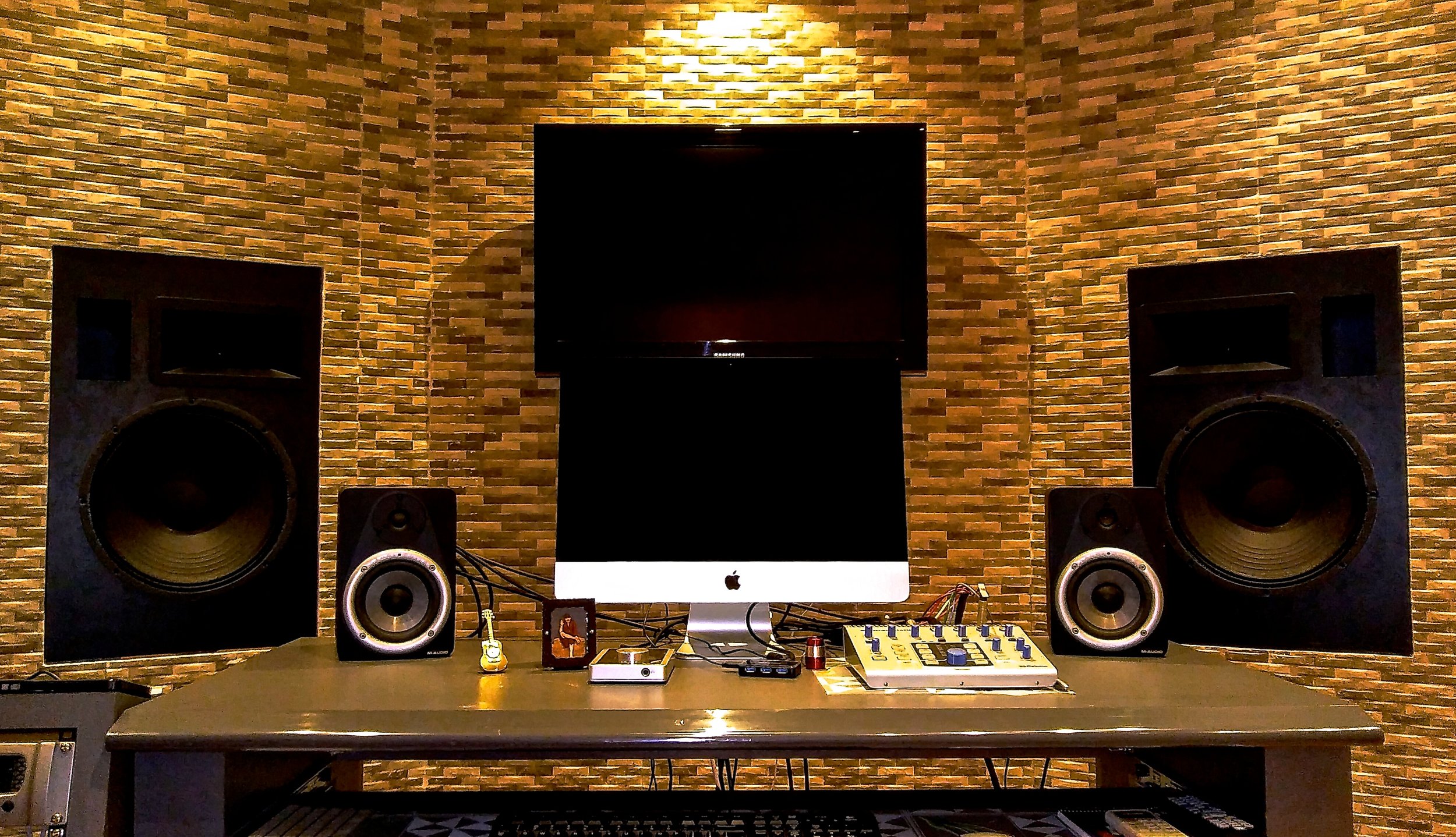 in wall studio monitors