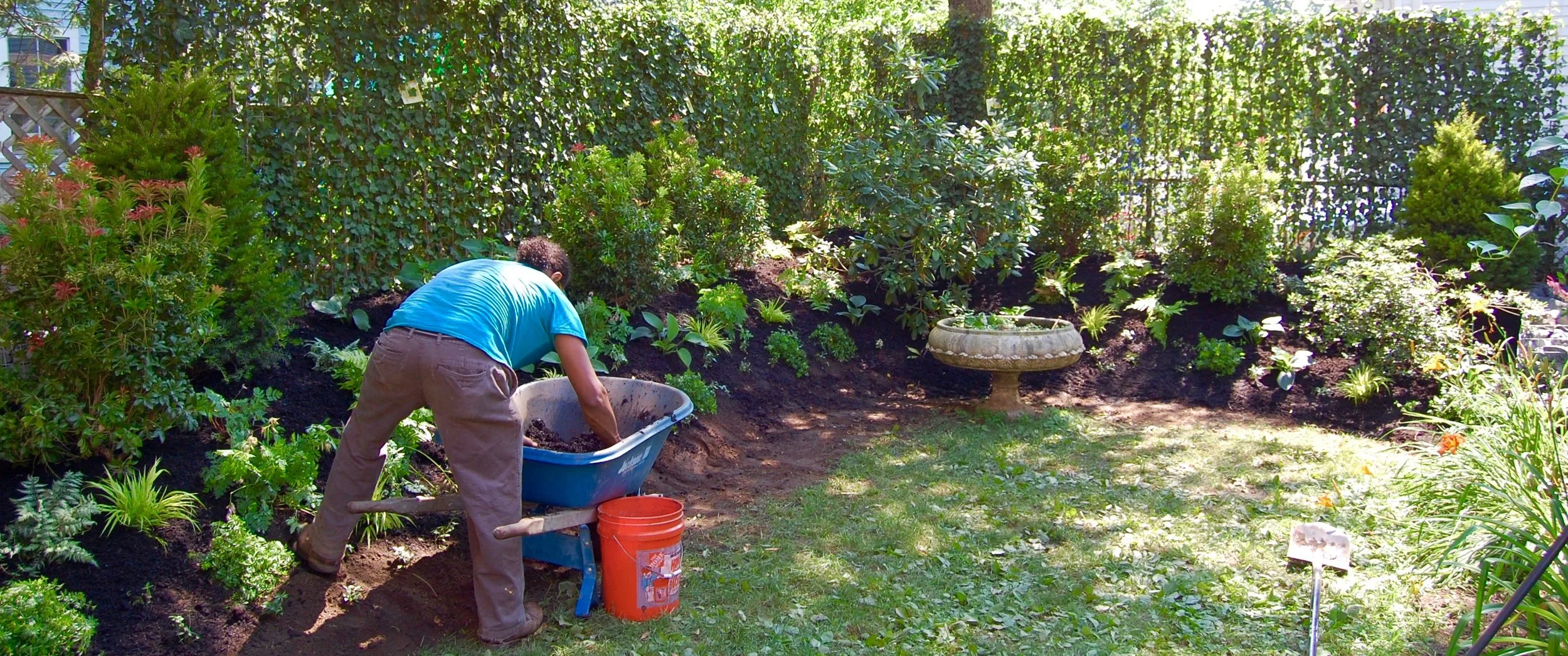 Scope Of Work: - Pre-Planted Ivy Fence Installation - Garden Installation