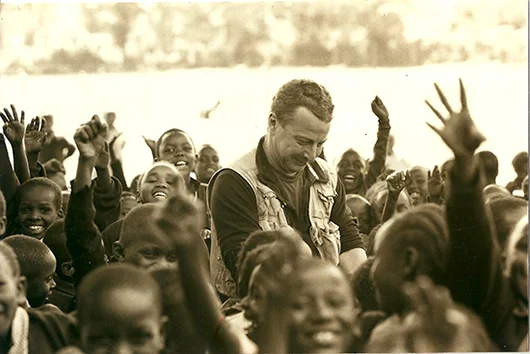 Robin thrills the crowd in Kenya