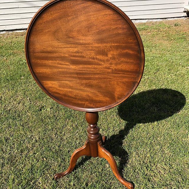 Another beautiful #virginiacraftsmen piece ready to go back to it&rsquo;s proud owners after a few repairs. #furniturerestoration #handcraftedfurniture #hintongroverestorationproject #dishtopcandlestand-55