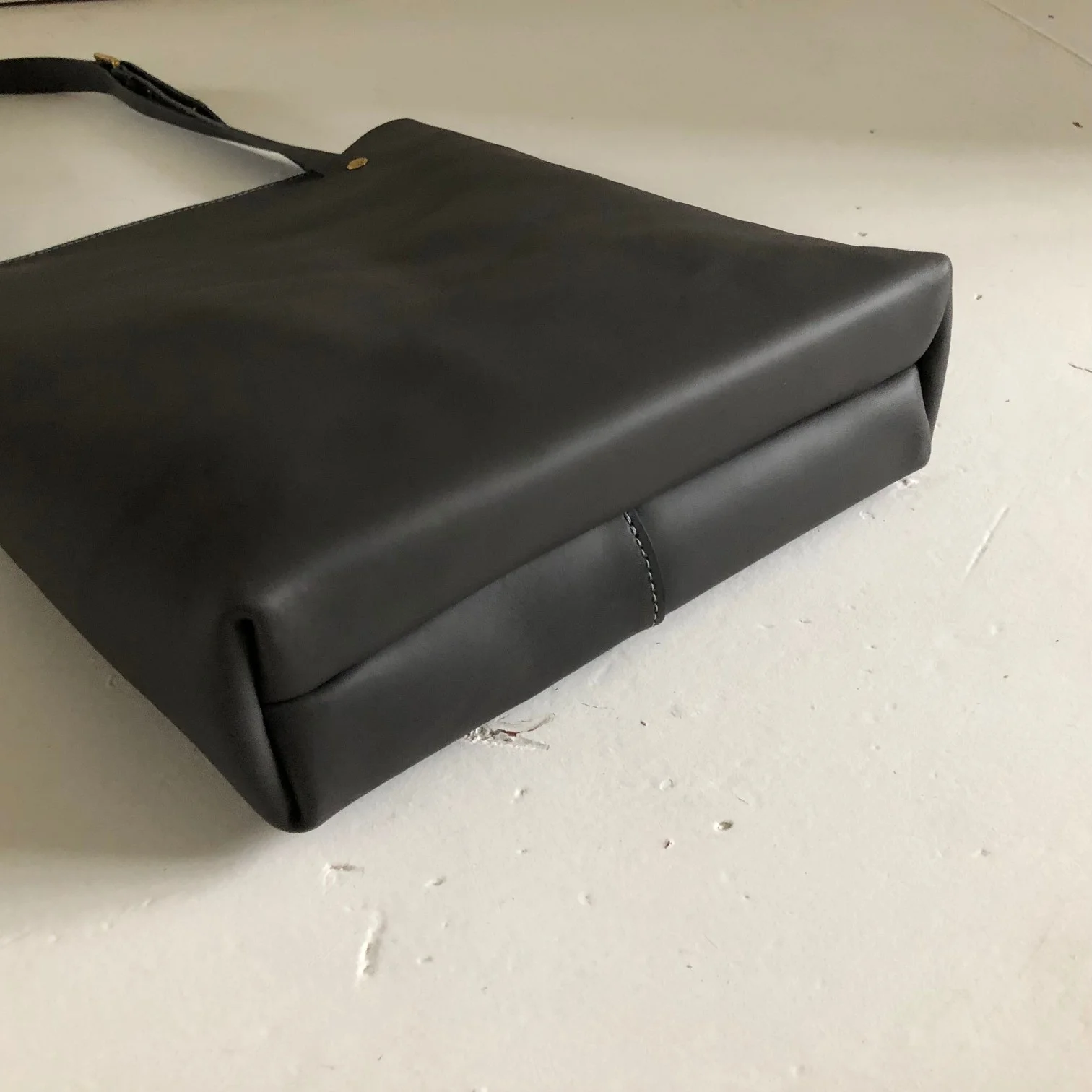 Base of the Grey leather shopper bag by CARV made in London