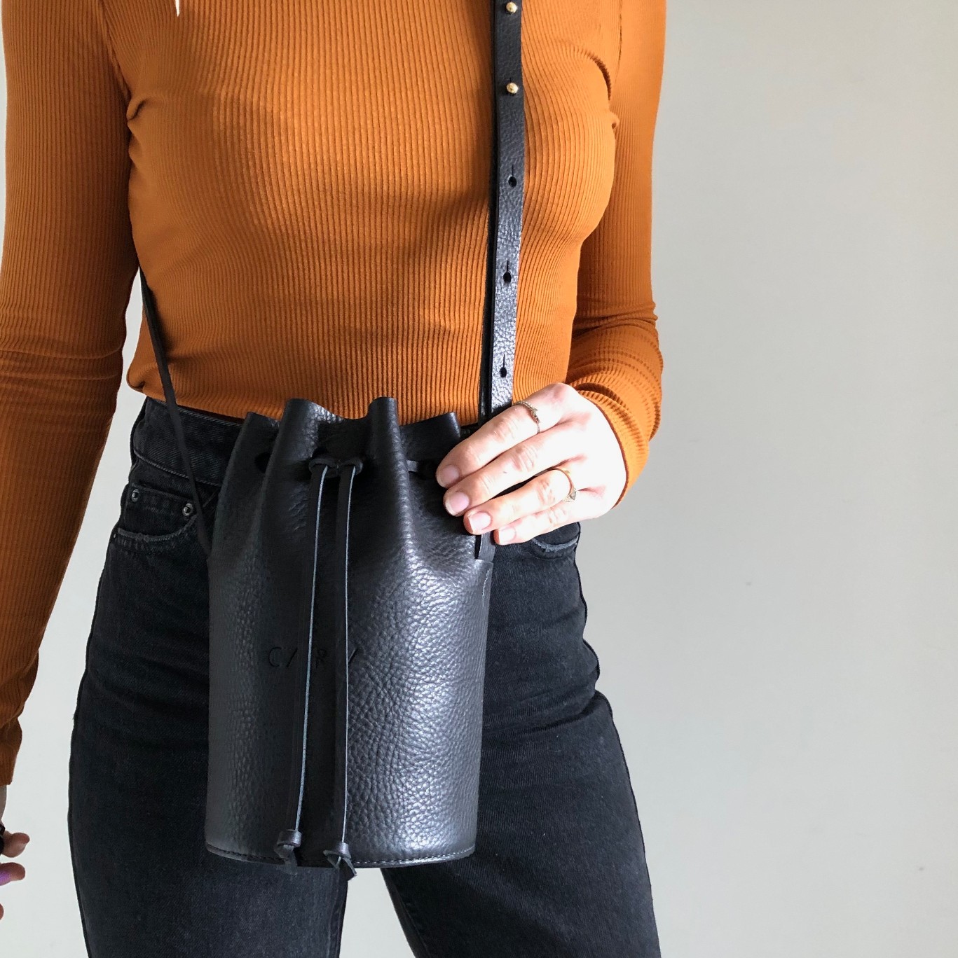 Handcrafted Leather Bucket Bag in Black — CARV
