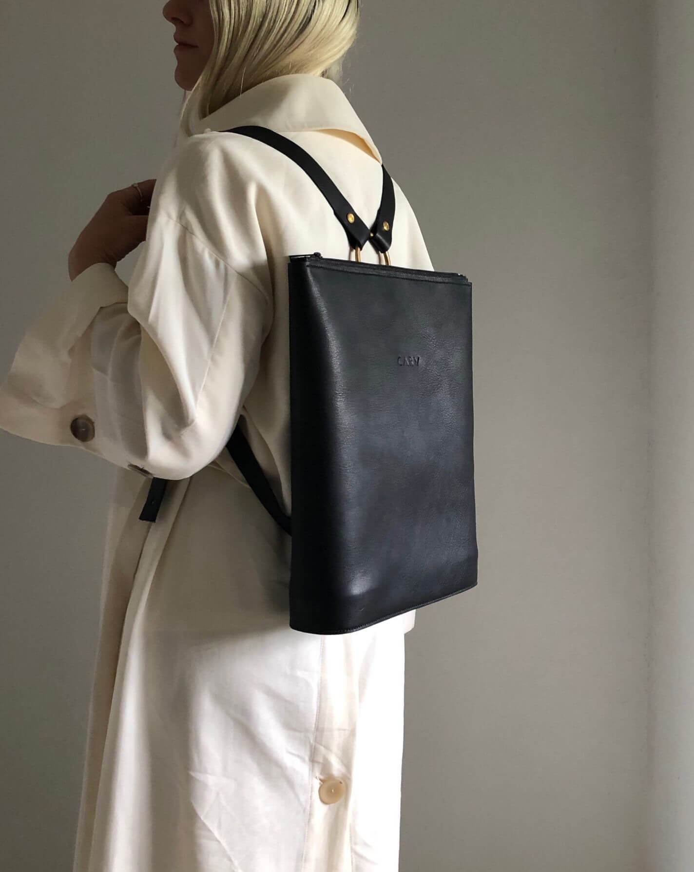 black-leather-backpack-minimalist-CARV-20-2.jpg