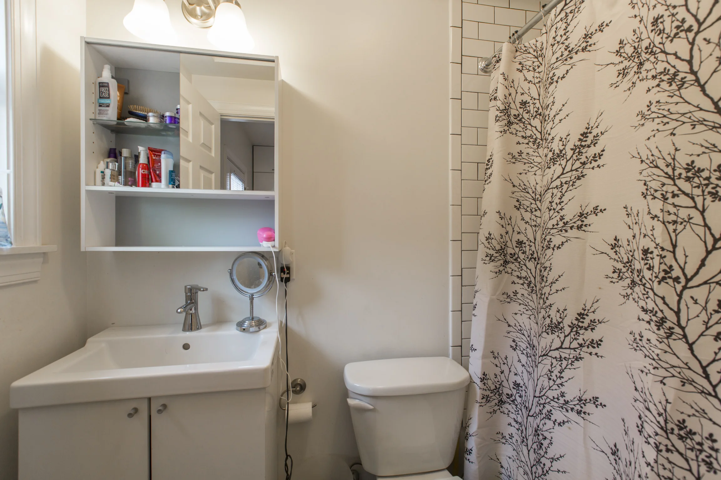 310 Apt 1 Bathroom.jpg