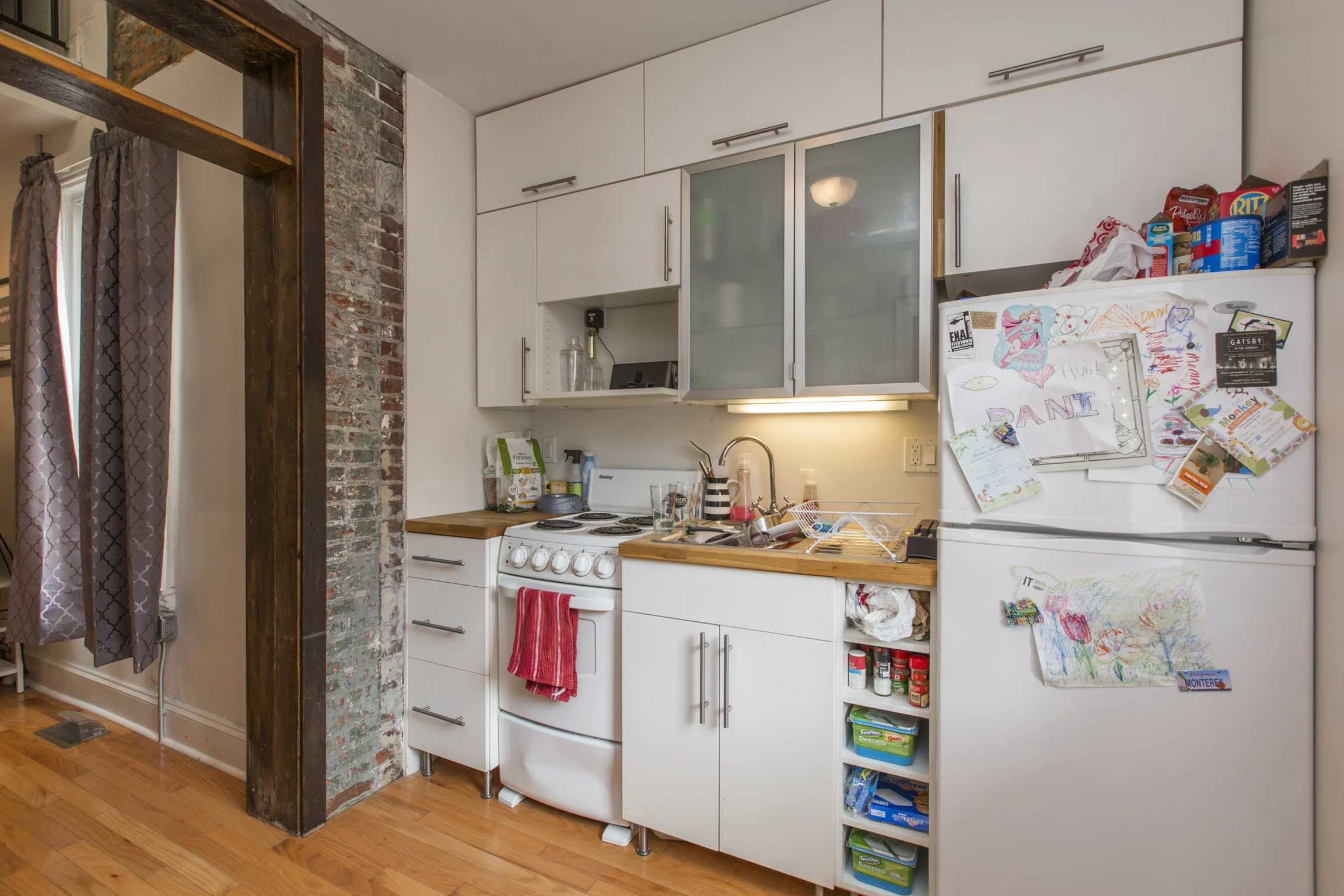 310 Apt 1 Kitchen.jpg