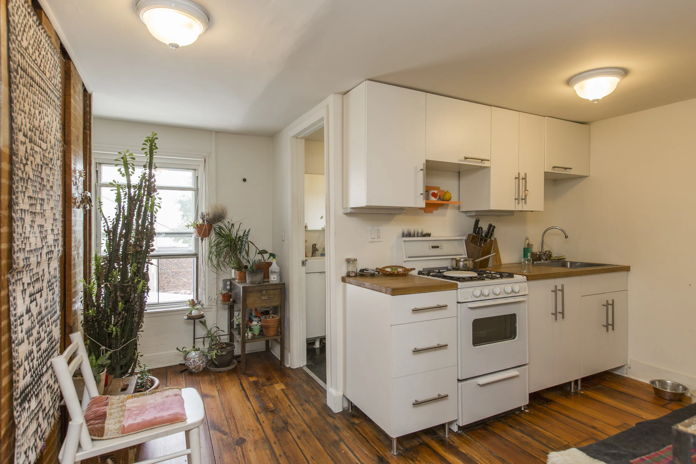 312 Apt 2 Kitchen.jpg