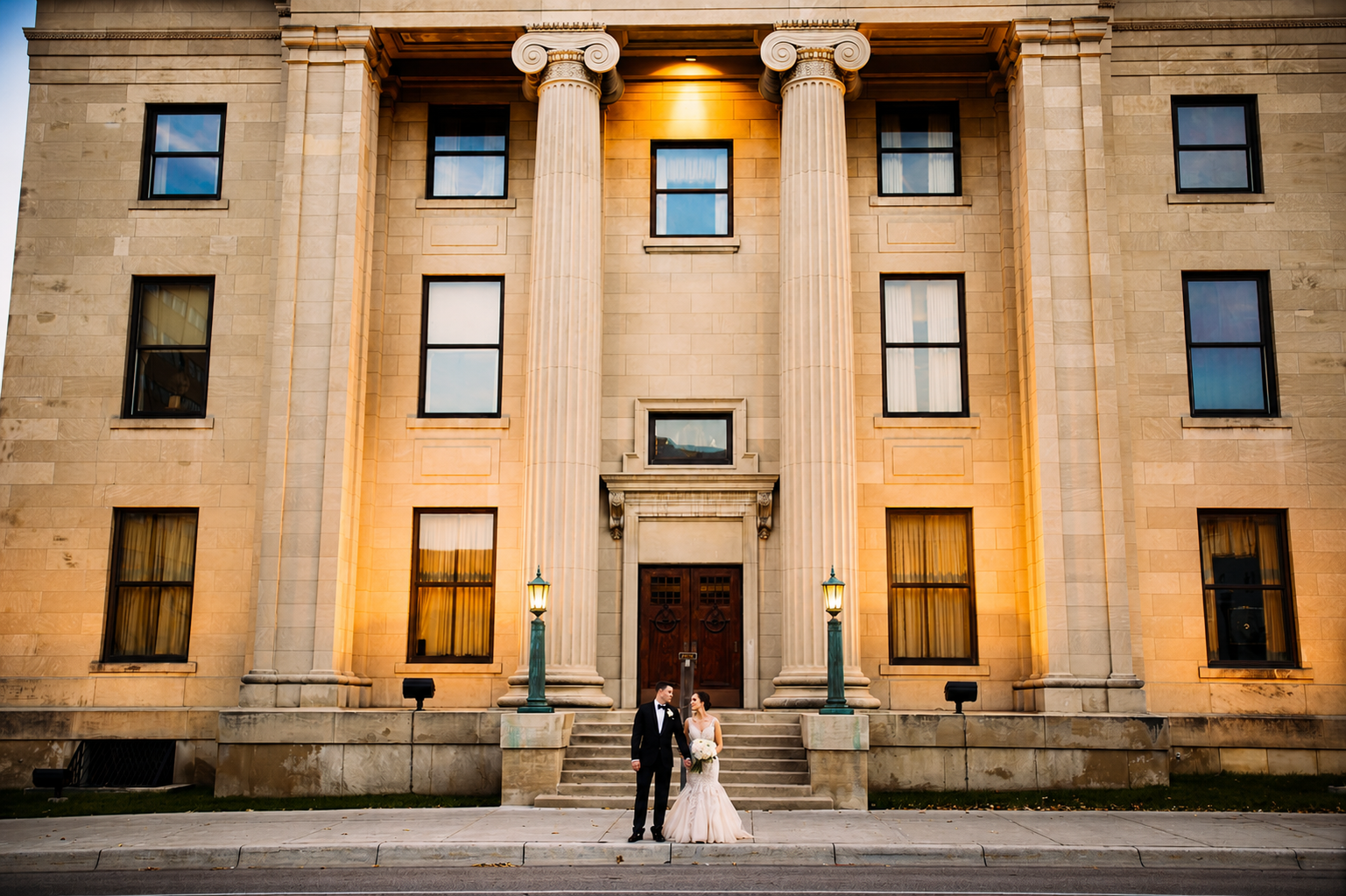 scottish-rite-omaha-neoclassical-wedding-at-twilight.png
