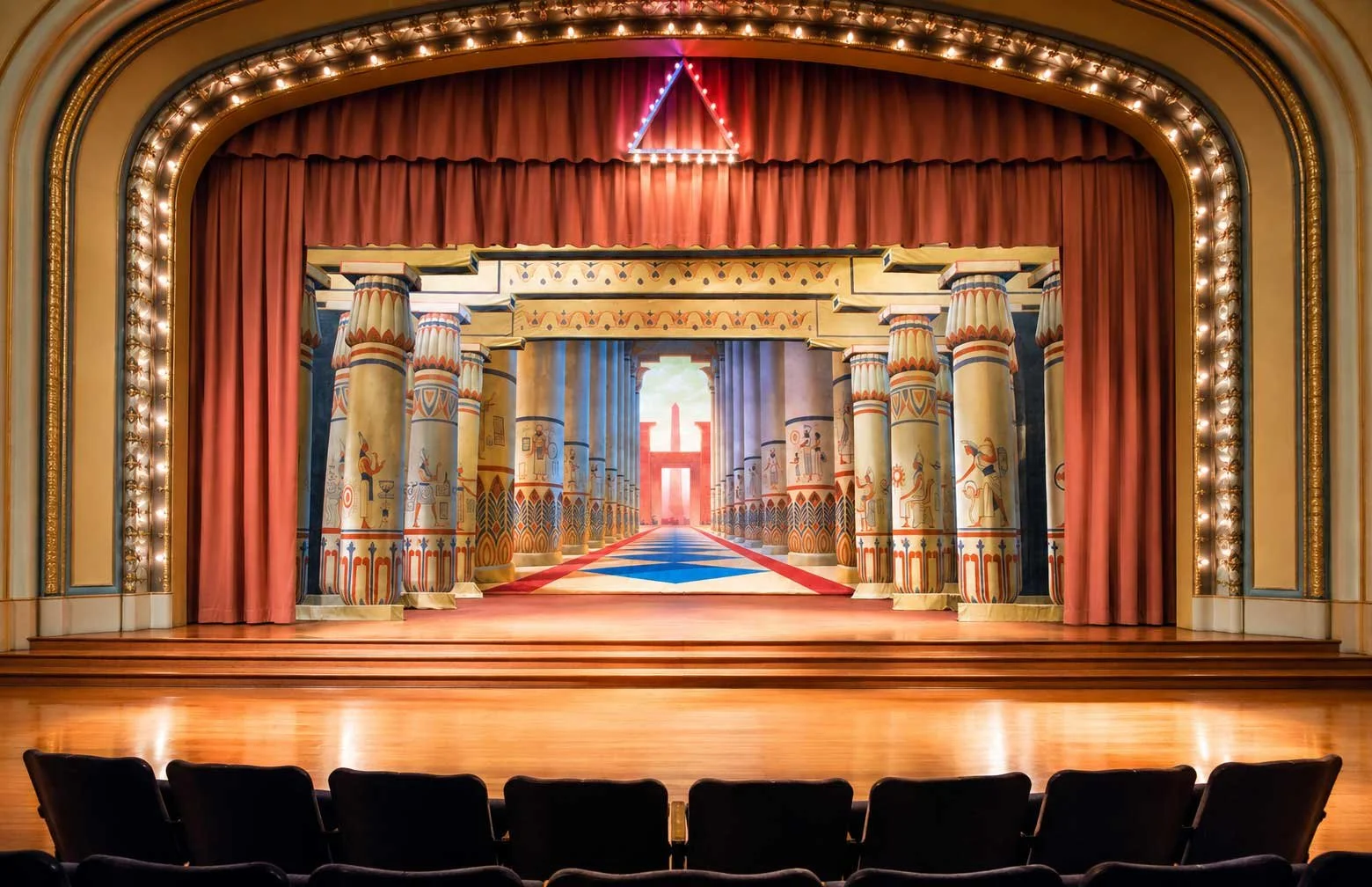 scottish-rite-omaha-theater-auditorium-egyptian-throne-room-backdrop.jpg
