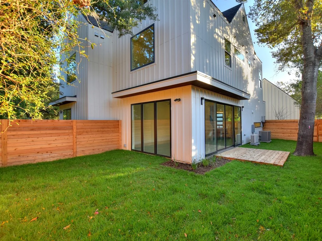 029_Back Yard Unit A.jpg