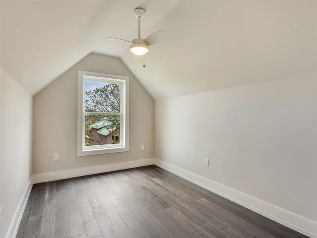 014_3rd Bedroom.jpg
