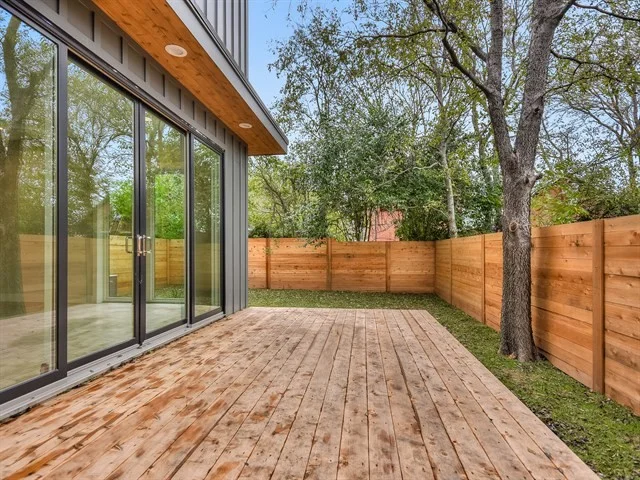 016_Deck-Side Yard.jpg